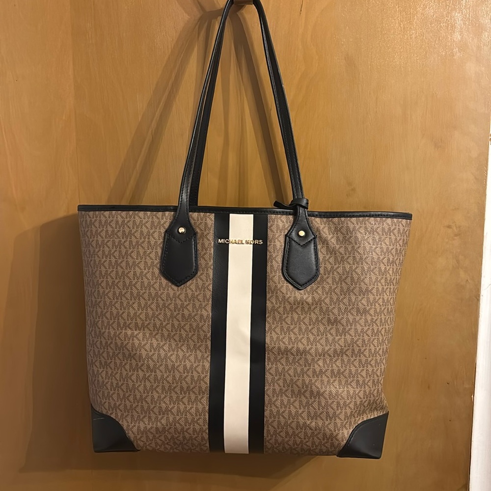 Michael Kors tote